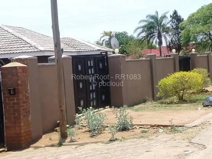 10 Bedroom House for Sale in Selbourne Park, Bulawayo