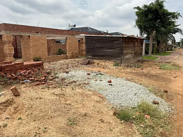 4 Bedroom House for Sale in Madokero Estates, Harare