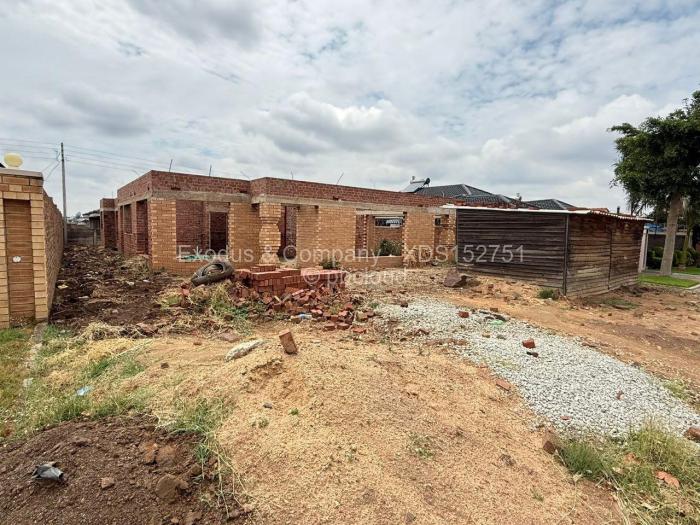 4 Bedroom House for Sale in Madokero Estates, Harare