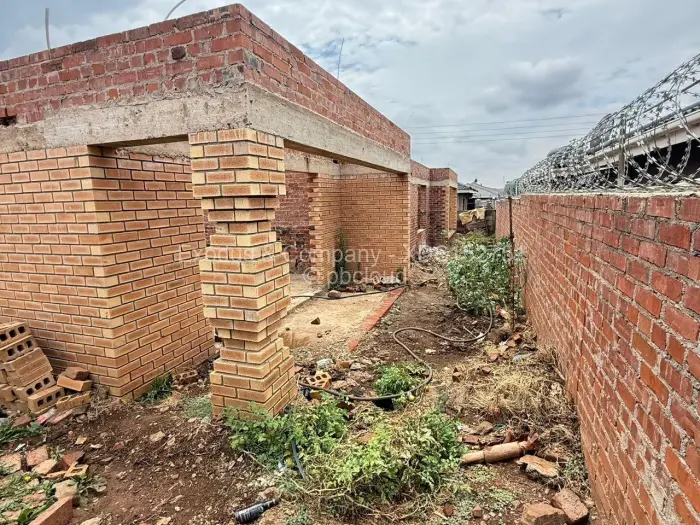 4 Bedroom House for Sale in Madokero Estates, Harare