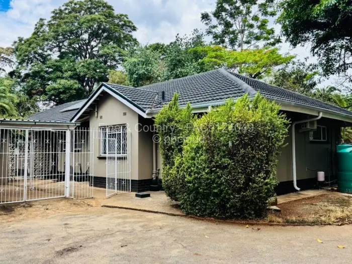 4 Bedroom House to Rent in Highlands, Harare