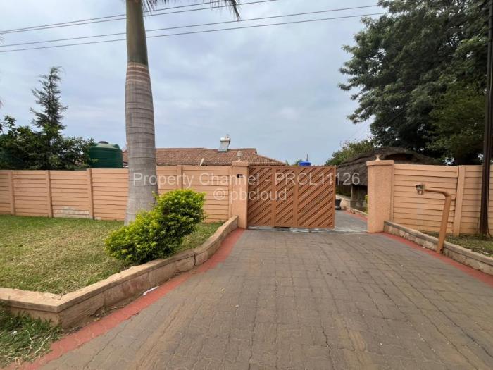 Townhouse/Cluster to Rent in Meyrick Park, Harare