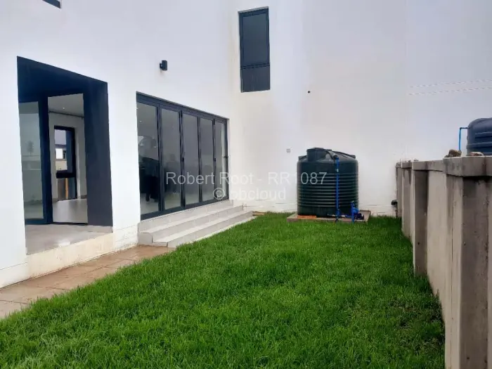 Flat/Apartment to Rent in Borrowdale West, Harare