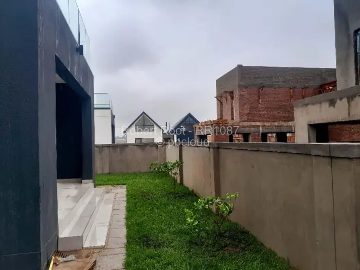 Flat/Apartment to Rent in Borrowdale West, Harare