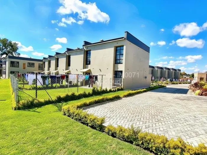 Townhouse/Cluster to Rent in Strathaven, Harare