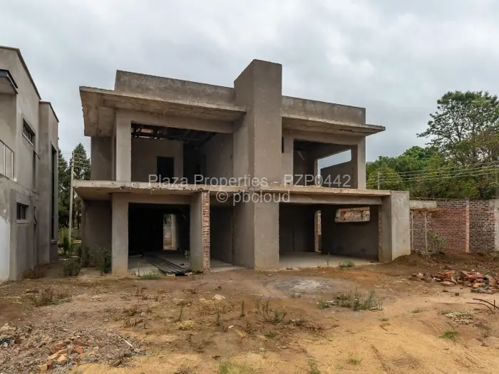 Townhouse/Cluster for Sale in Newlands, Harare