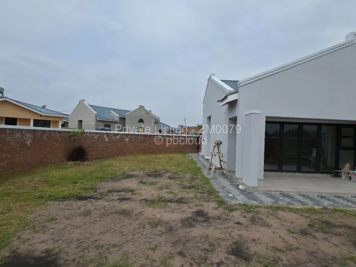 Townhouse/Cluster for Sale in Arlington, Harare