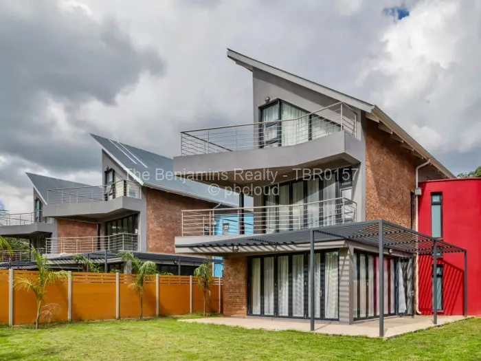 Townhouse/Cluster to Rent in Newlands, Harare