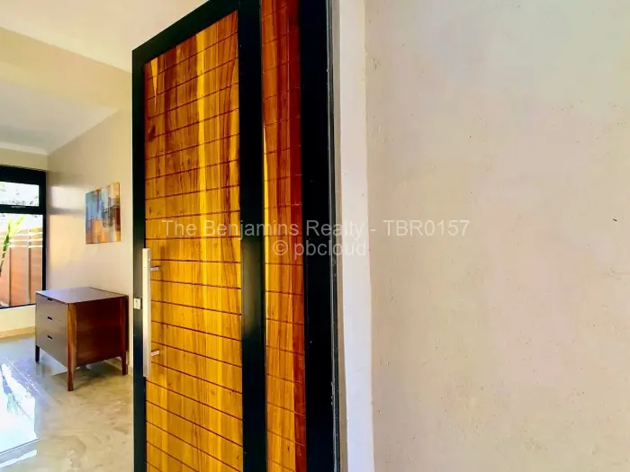 Townhouse/Cluster to Rent in Newlands, Harare