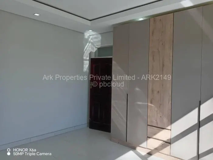 7 Bedroom House for Sale in Mount Pleasant Heights, Harare