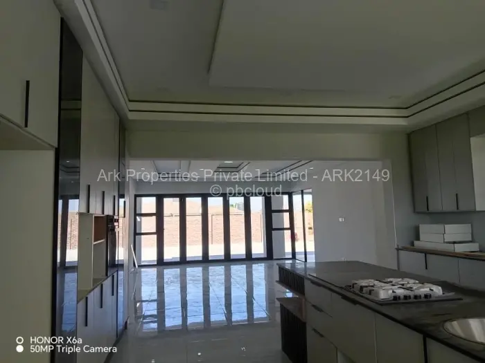 7 Bedroom House for Sale in Mount Pleasant Heights, Harare