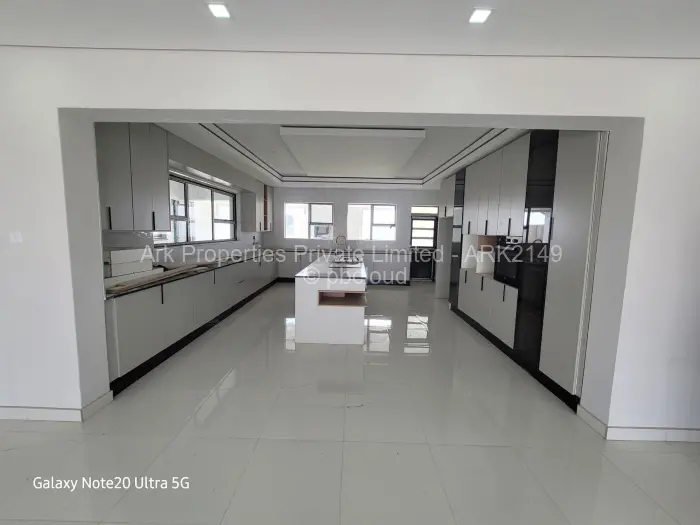 7 Bedroom House for Sale in Mount Pleasant Heights, Harare