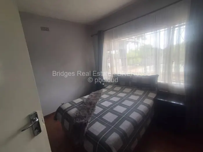 3 Bedroom House to Rent in Mabelreign, Harare