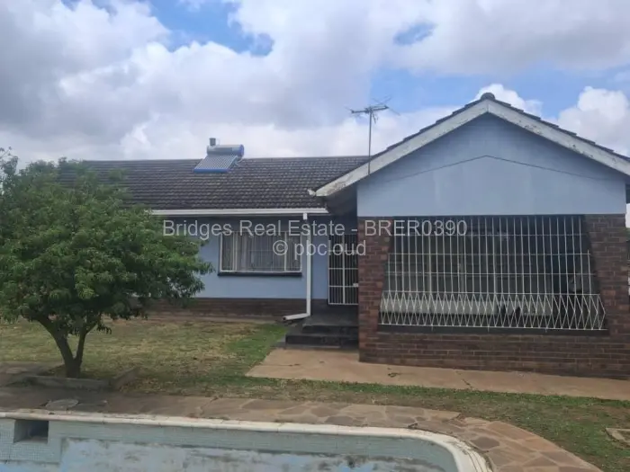 3 Bedroom House to Rent in Mabelreign, Harare