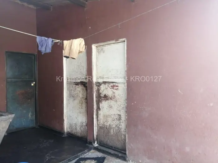 2 Bedroom House for Sale in Dombotombo, Marondera