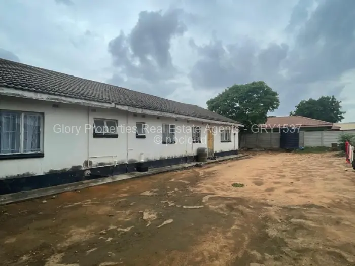 4 Bedroom House for Sale in Windsor Park, Ruwa