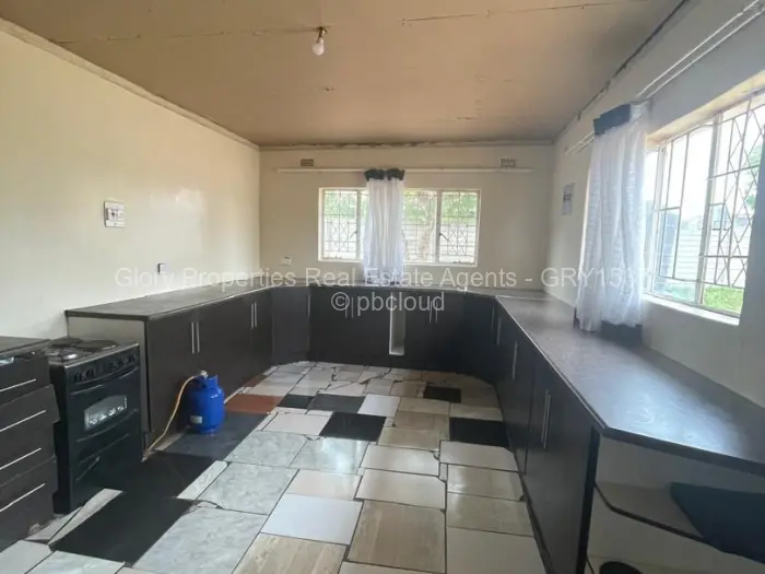 4 Bedroom House for Sale in Windsor Park, Ruwa