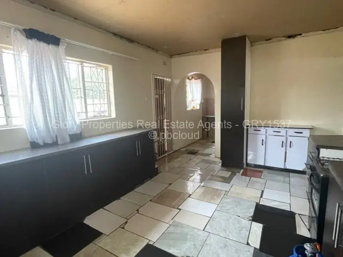 4 Bedroom House for Sale in Windsor Park, Ruwa