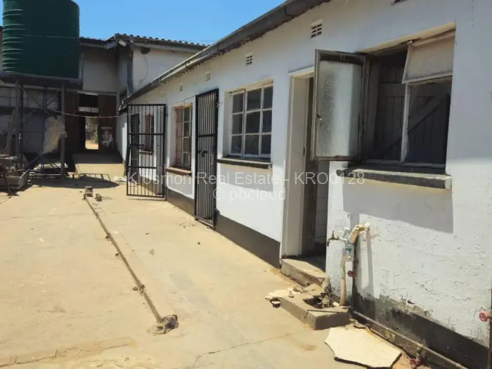 Retail/Shop for Sale in Dombotombo, Marondera