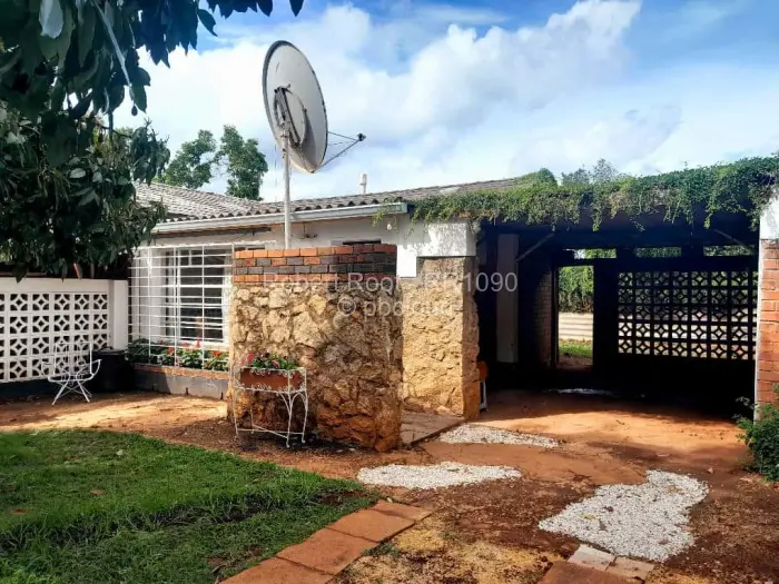 2 Bedroom Cottage/Garden Flat to Rent in Highlands, Harare