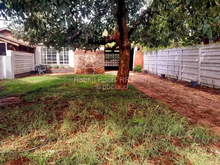 2 Bedroom Cottage/Garden Flat to Rent in Highlands, Harare