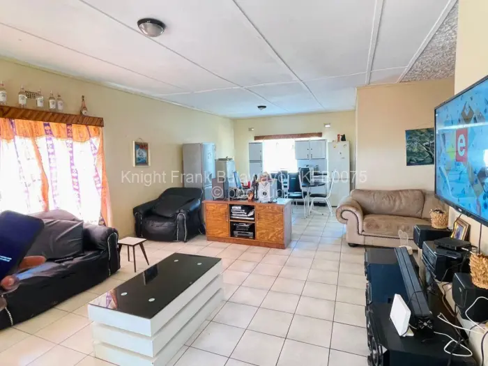 4 Bedroom House for Sale in Mahatshula, Bulawayo