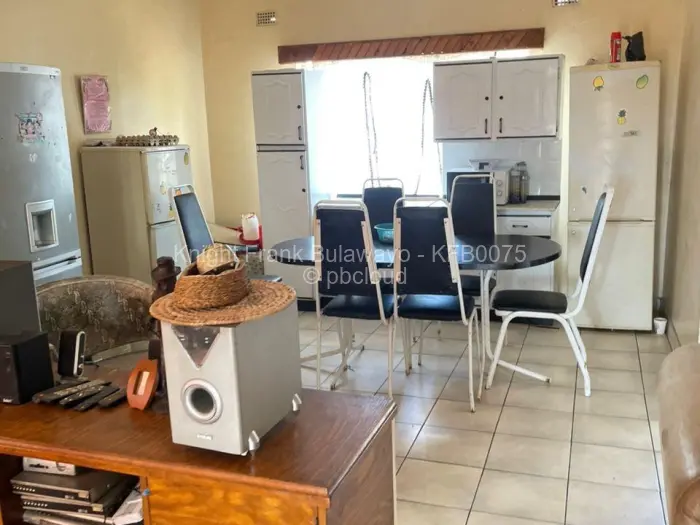 4 Bedroom House for Sale in Mahatshula, Bulawayo