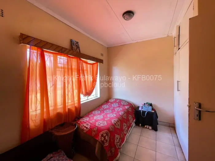 4 Bedroom House for Sale in Mahatshula, Bulawayo