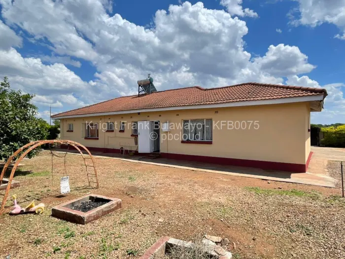 4 Bedroom House for Sale in Mahatshula, Bulawayo