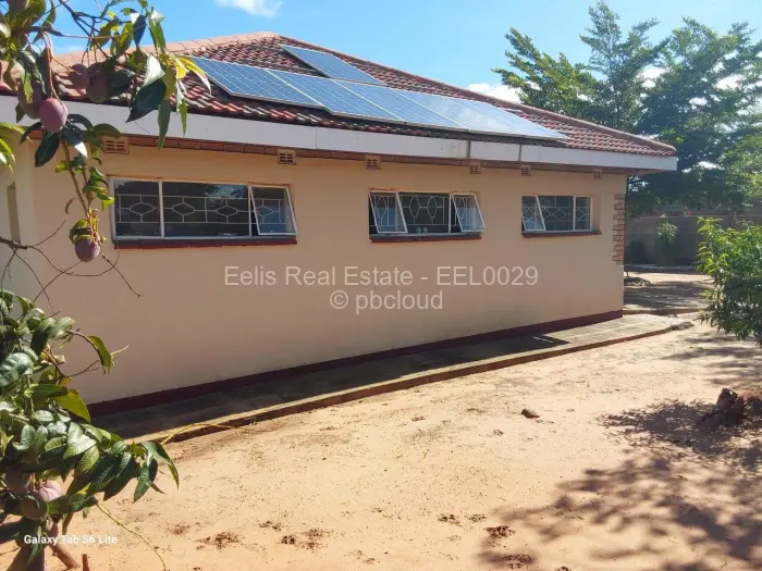 4 Bedroom House for Sale in Hertfordshire, Gweru