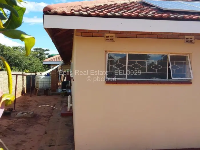 4 Bedroom House for Sale in Hertfordshire, Gweru