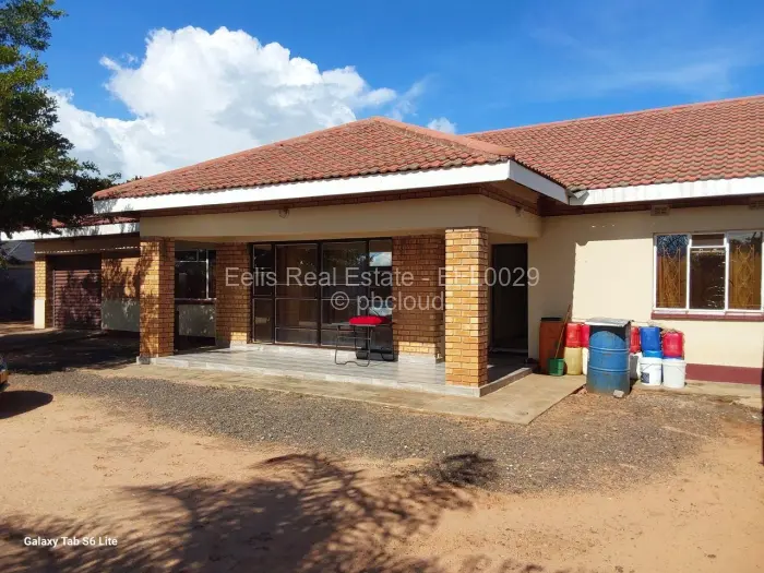 4 Bedroom House for Sale in Hertfordshire, Gweru