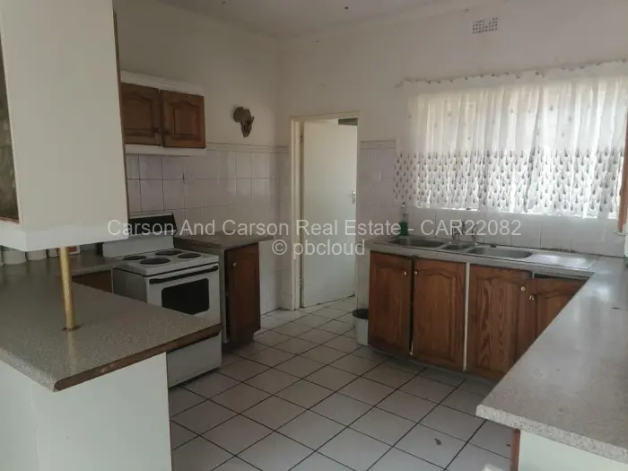 6 Bedroom House for Sale in Mandara, Harare