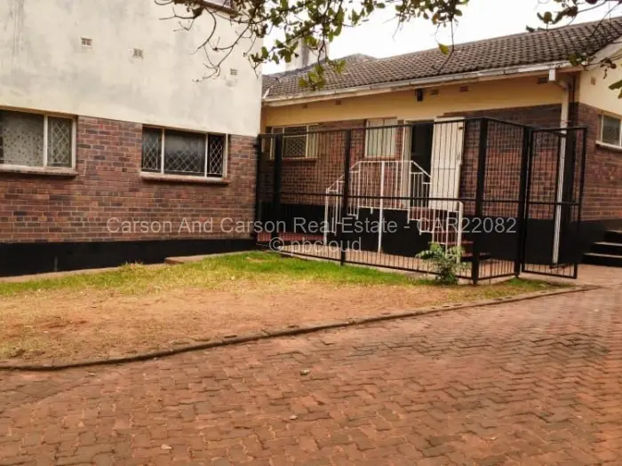 6 Bedroom House for Sale in Mandara, Harare