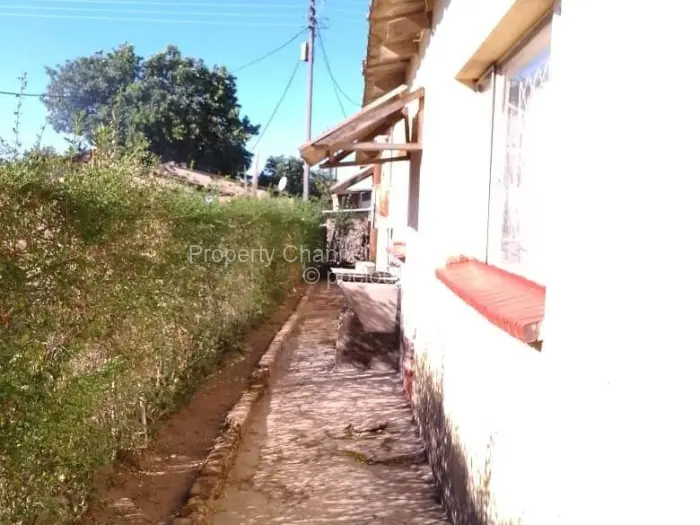 4 Bedroom House for Sale in Nyameni, Marondera