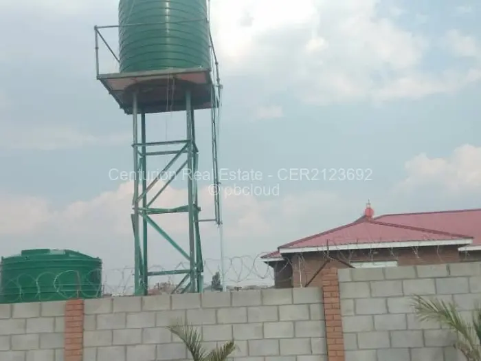 8 Bedroom House for Sale in Adelaide Pk Gweru, Gweru