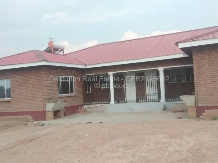 8 Bedroom House for Sale in Adelaide Pk Gweru, Gweru