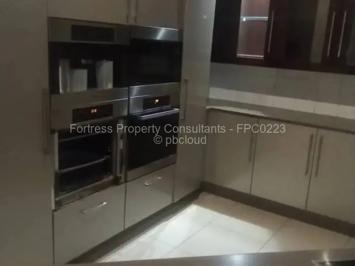 5 Bedroom House to Rent in Shawasha Hills