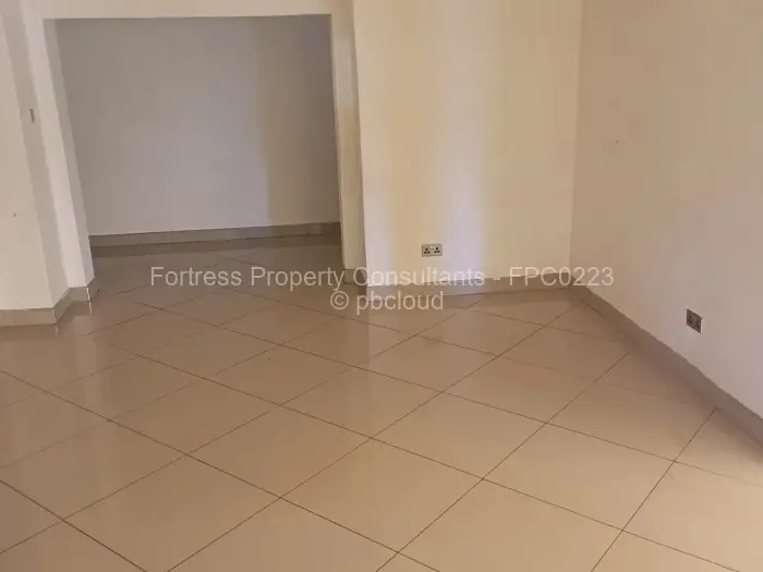 5 Bedroom House to Rent in Shawasha Hills