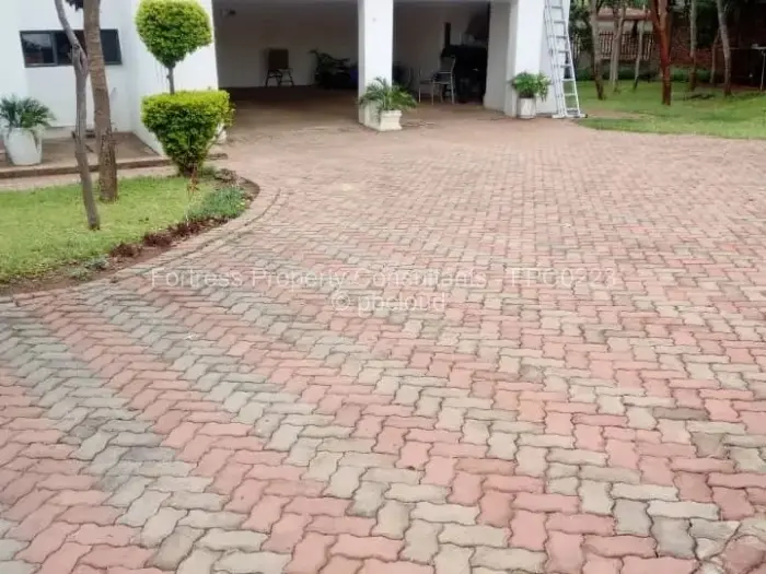 5 Bedroom House to Rent in Shawasha Hills