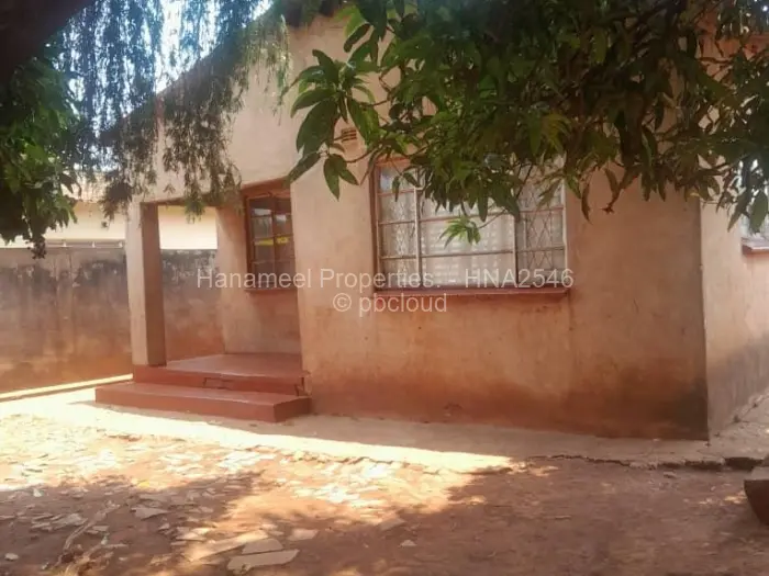 5 Bedroom House for Sale in Kuwadzana, Harare