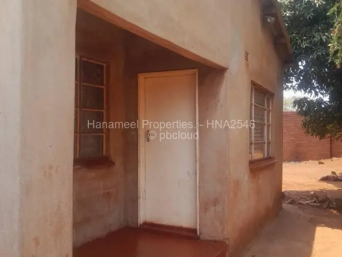 5 Bedroom House for Sale in Kuwadzana, Harare