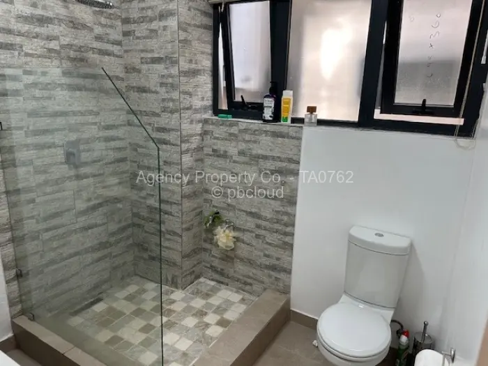 Flat/Apartment to Rent in Borrowdale, Harare