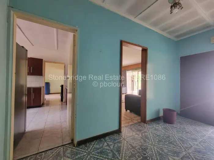 5 Bedroom House for Sale in Kumalo, Bulawayo