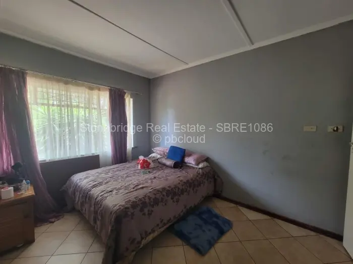 5 Bedroom House for Sale in Kumalo, Bulawayo