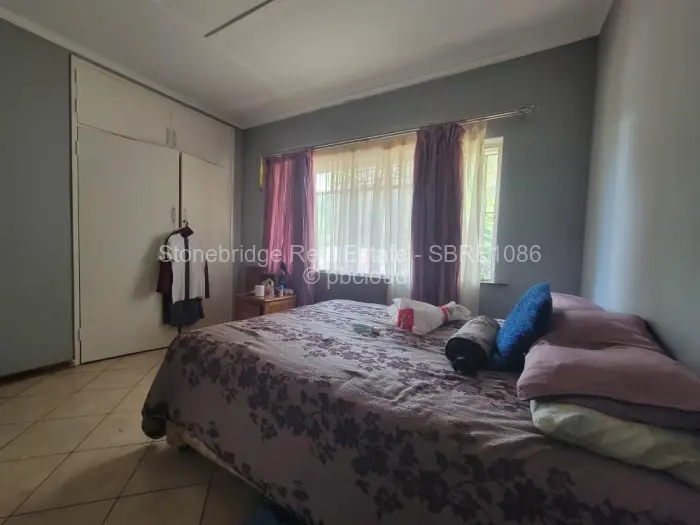 5 Bedroom House for Sale in Kumalo, Bulawayo