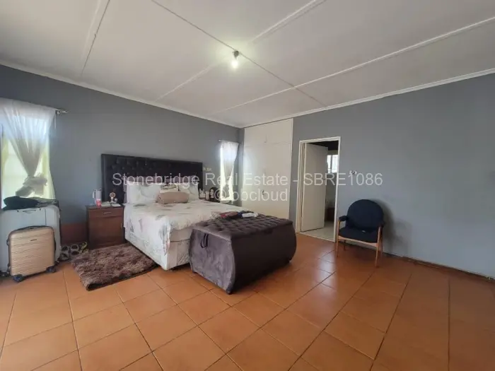 5 Bedroom House for Sale in Kumalo, Bulawayo