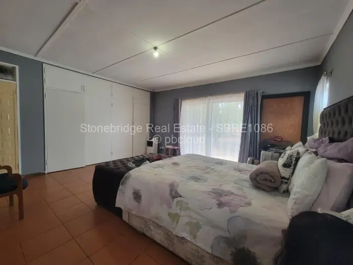 5 Bedroom House for Sale in Kumalo, Bulawayo