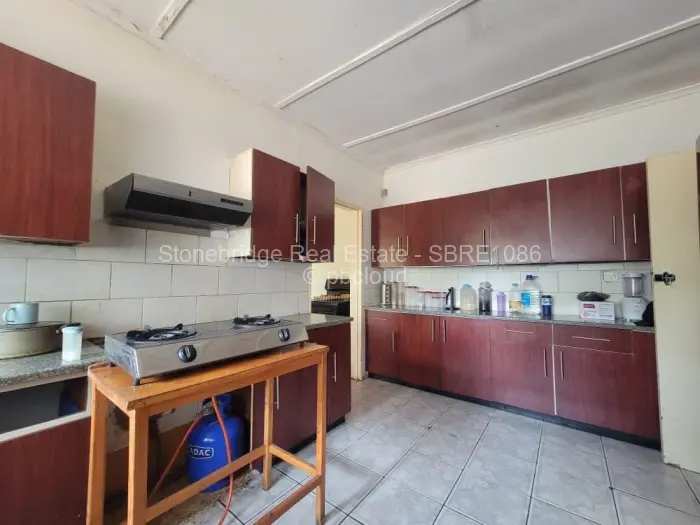 5 Bedroom House for Sale in Kumalo, Bulawayo