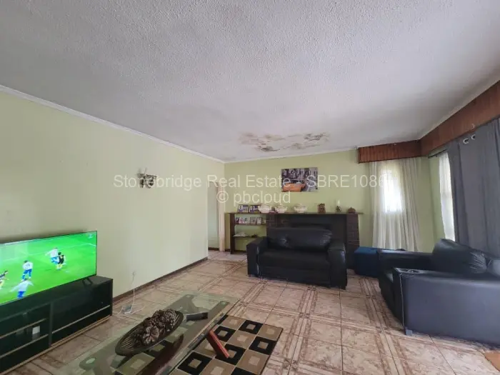 5 Bedroom House for Sale in Kumalo, Bulawayo